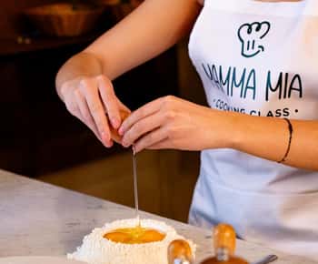 Florence: Pasta and Tiramisu Class with Unlimited Wine