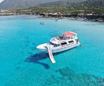 Latchi: Blue Lagoon Boottocht met glazen bodem en drankjes