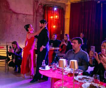 Mendoza: Espectáculo de Tango con Cena en el Hotel Bodega Hualta
