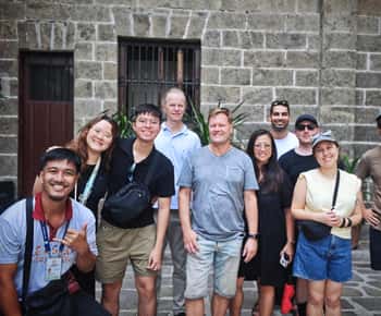 Recua no tempo: Excursão a pé por Intramuros