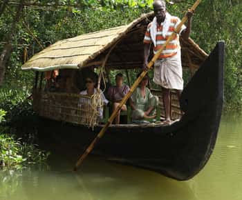 Cochin: excursión de día completo por los remansos con almuerzo y té por la tarde.