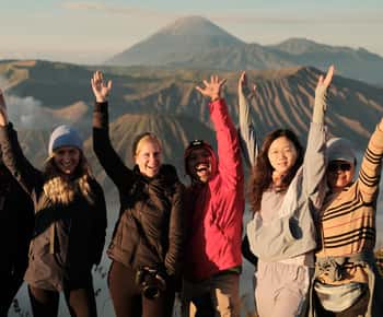 Começa em Surabaya: Visita guiada partilhada ao nascer do sol no Monte Bromo