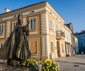 Krakow: Pope John Paul II Guided Tour with Home & Sanctuary