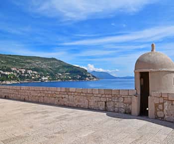 Dubrovnik: Stadsrondleiding over de stadsmuren in de vroege ochtend of bij zonsondergang
