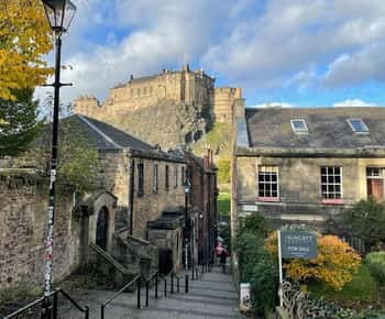 Edinburgh Unveiled: Private Driving Tour of Edinburgh City