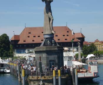 Konstanz: Öffentliche Stadtführung mit Weinprobe