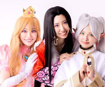 Osaka: Anime Character Cosplay Photoshoot
