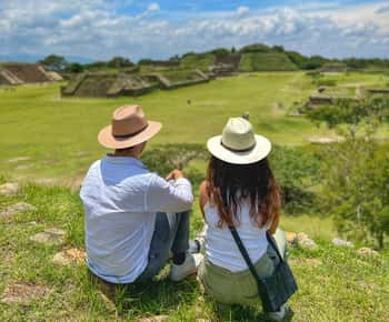 Oaxaca: Monte Albán, Hierve el agua, Mezcal and Teotitlán