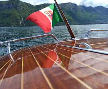Bellagio/Menaggio: Privétocht op een oude houten boot