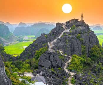 Ninh Binh: Plimbare cu barca Trang An, Bich Dong și peștera Mua la apus