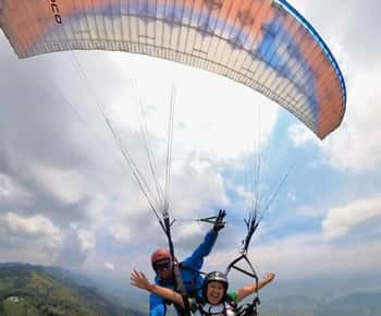 Bogota: Paragliding Flight Ticket in Guatavita