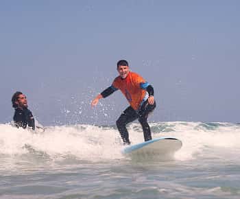 Lisboa - Cascais: Surf, Sorrisos e Pôr do Sol (Aulas todos os dias)