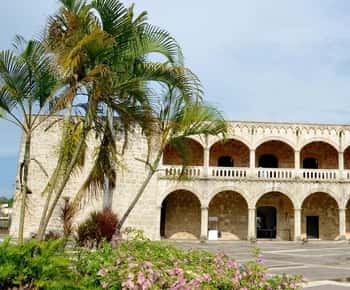 De Punta Cana: Excursão de 1 dia a Santo Domingo com almoço