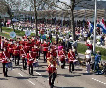 Amsterdam: escursione alla parata dei fiori e ai giardini di Keukenhof il 18 aprile