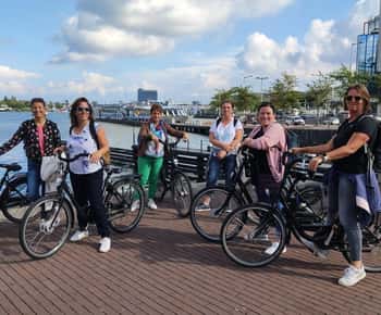 Amsterdam bike tour with a French-speaking guide local!