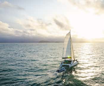 Keppel Islands: Sunset Cruise w/ Cheese Platter & Champagne