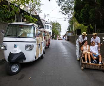 Funchal : visite guidée en tuk tuk des manèges de toboggans et de la vieille ville
