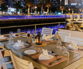 Dubai: Marina Premium Dinner Cruise with Unlimited Drinks