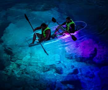 Pula: Passeio noturno de caiaque com caiaques luminosos