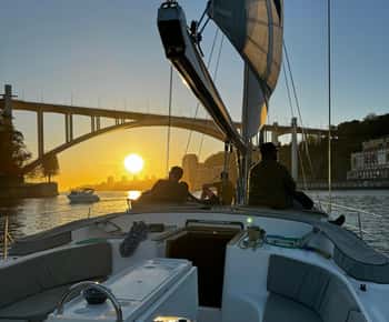 Porto: Passeio de barco pelo rio Douro ao pôr do sol com vinho do Porto