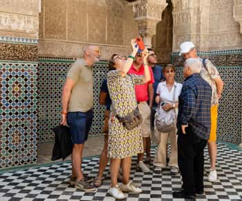Fez: visita a la madraza Attarine, el museo, la curtiduría, el zoco y la medina
