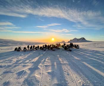 Reykjavík: Glaciärsnöskoter och varma källor med upphämtning