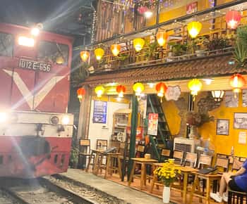Hanoi: Tur ghidat al bucătăriei de stradă cu experiența străzii Train