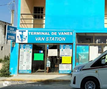 Chiquila: Holbox Ferry to Cancun Downtown Shared Shuttle