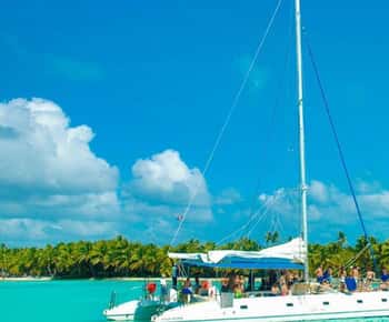 From Bayahibe: Saona Island Speedboat Tour with Snorkeling