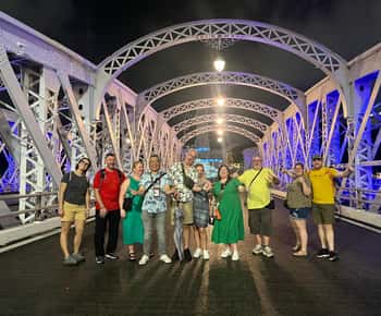 Singapore: Guided Street Food Tour at Night