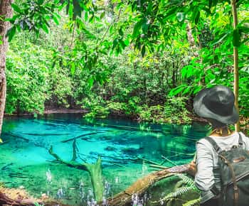 Krabi: Visita ao Templo da Caverna do Tigre, à Piscina Esmeralda e às Termas