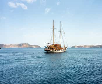 Santorini: Cruzeiro nas Ilhas Vulcânicas com visita às Termas