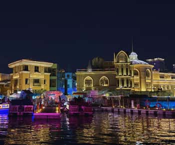 Beijing: Panjiayuan Market&Liangma River Cruise Night Tour