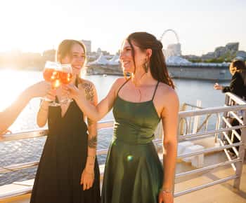 Montreal: Abendliche Kreuzfahrt mit DJ und Tanzfläche