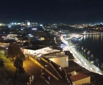 Porto / Lisbon Transfer with Nazaré & Óbidos