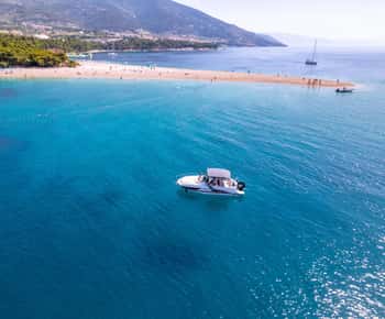 Makarska: excursão de lancha rápida pelas 3 ilhas Golden Horn e Blue Lagoon