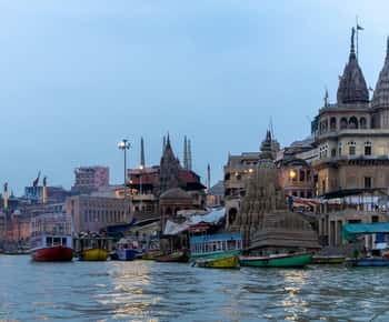 Tour nocturno por la ciudad de Varanasi - Aarti y paseo en barco