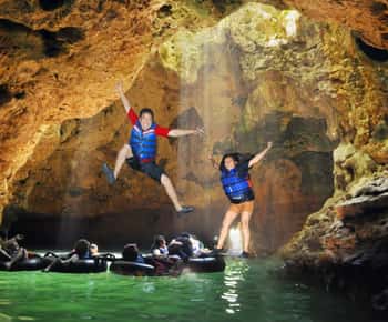 Yogyakarta: Aventura guiada nas grutas de Jomblang e Pindul