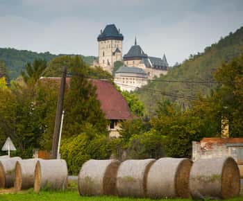 Coutryside e-bike tour to Karlstejn Castle