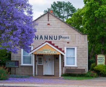 Nannup: Aventura de piquenique secreto com pistas digitais
