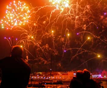 Cruzeiro de Ano Novo com DJ, Open Bar & Opção Jantar de Gala