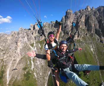 Neustift im Stubaital: Tandem Paragliding Flight