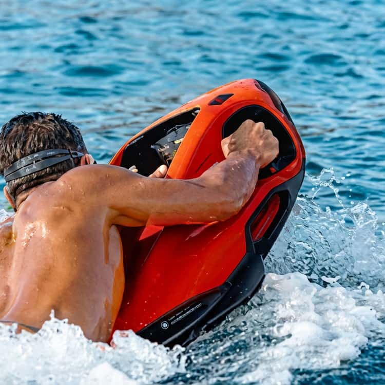 ボラカイ島でシーボブ（水中スクーター）をご利用いただけます