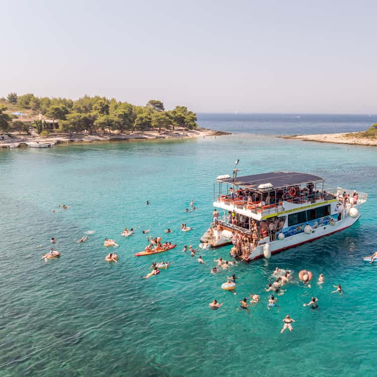 Split: Hvar, Brač, and Pakleni Cruise with Lunch and Drinks