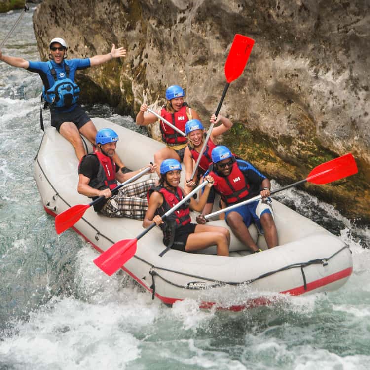 Rafting on the Cetina River with Cliff Jumping and Cave Tour