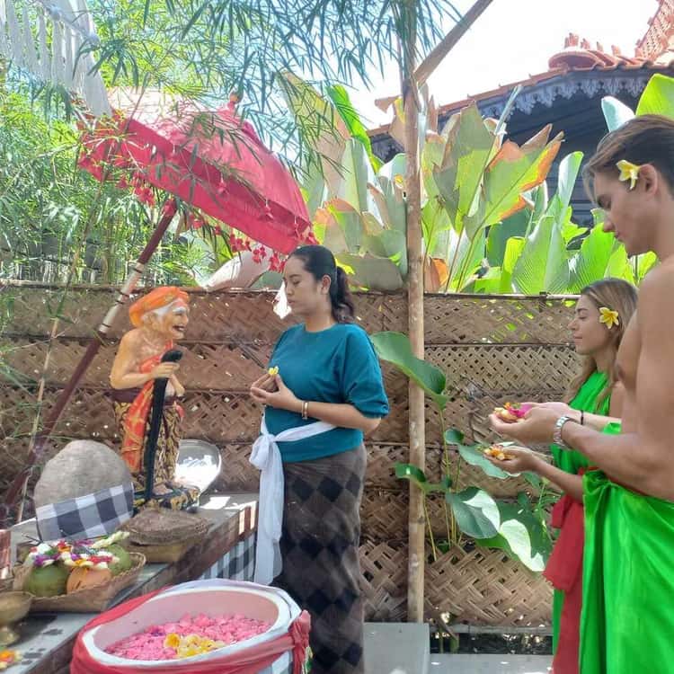 Ubud: Spiritual Cleansing, Palm Reading, & Trauma Healing