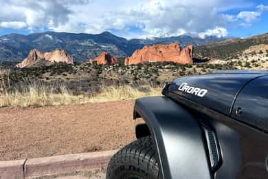 Colorado Springs: Garden of the Gods Guided Jeep Tour