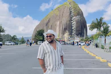 Medellin: Tour a Guatape, Peñol e Barco, com Almoço e café da manhã