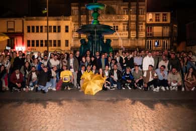 Porto: Pub Crawl com 7 bebidas, jogos e entrada no clube VIP