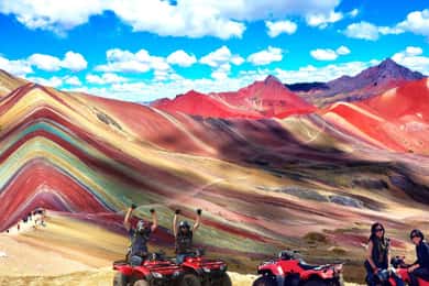 De Cusco: ATV para a Montanha Arco-Íris + Vale Vermelho com refeições